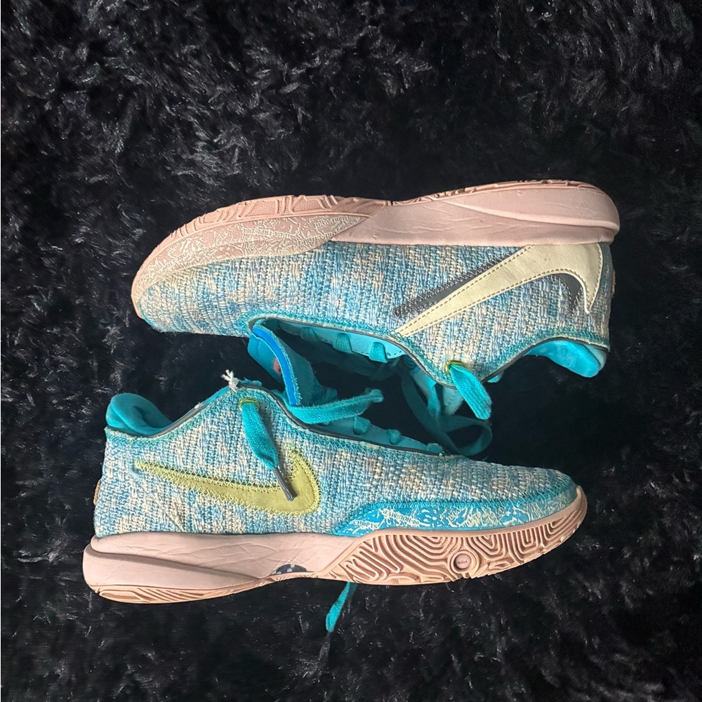 Stylish Athletic Shoes in Blue and Beige